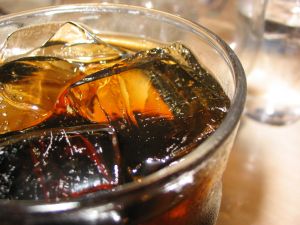 ダイエット中に飲むのはNG？カロリーゼロ飲料の落とし穴