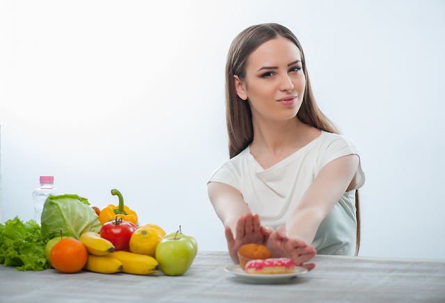 ダイエット中、お菓子は食べていいの？