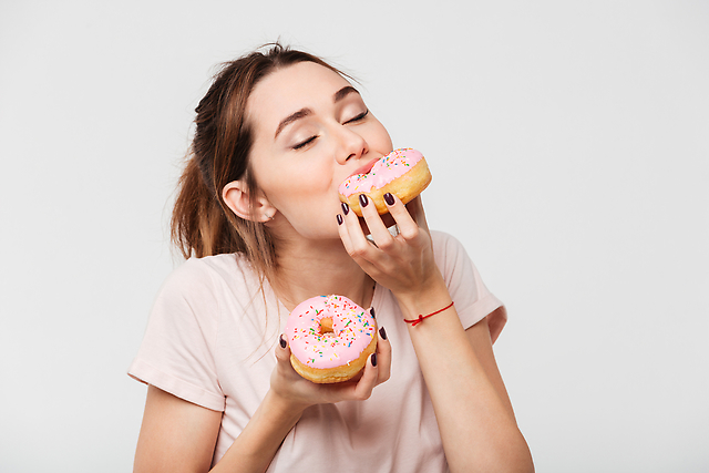 【やめたいのにやめられない…】中毒性のある食品の共通点とは？