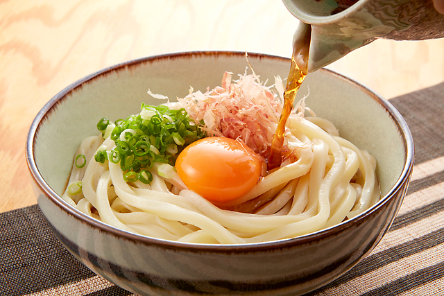 【こんな食べ方もあった！】パパっと作れる「うどん」レシピ5つ