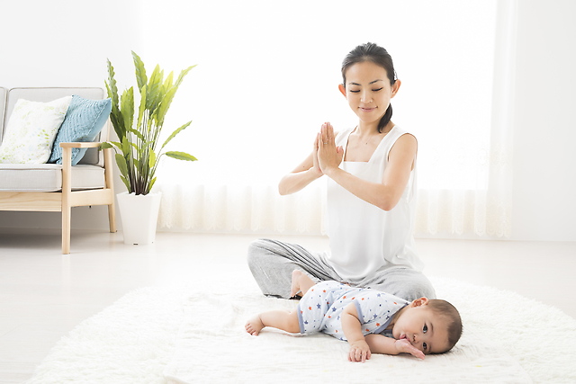 【産後太りの原因は骨盤の開き？】3ステップで簡単！骨盤引き締めエクササイズ