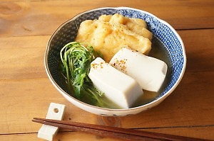 【今日のダイエット献立】お彼岸には春を感じる精進料理を！絹豆腐と油揚げのだし煮の献立＜505kcal＞